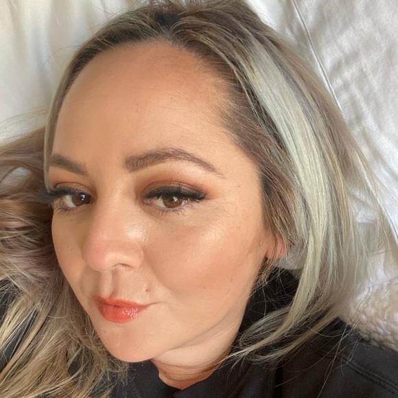 Meet your Posher, Loreen - Picture 2 of 2